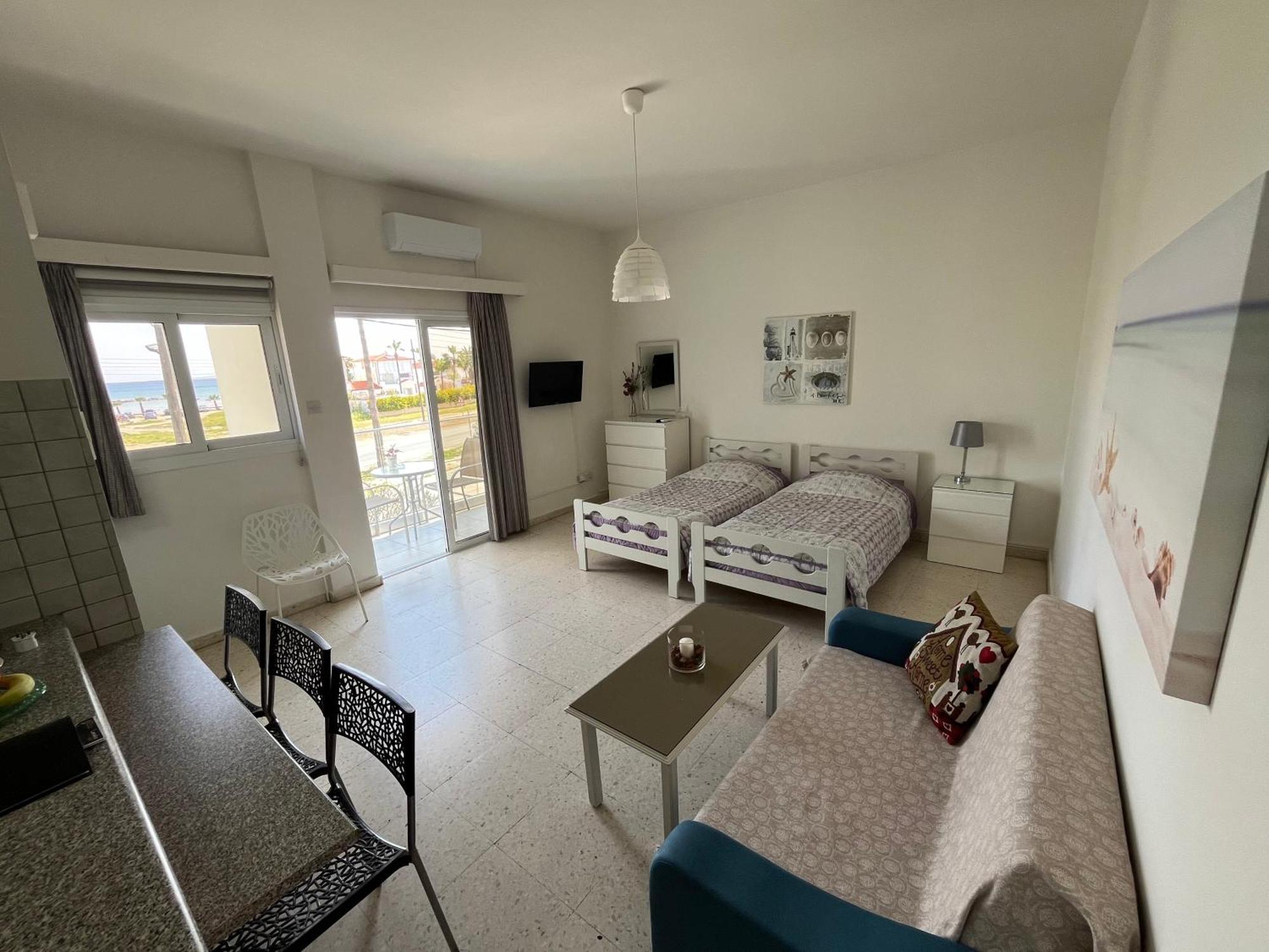 Themis Apartment *