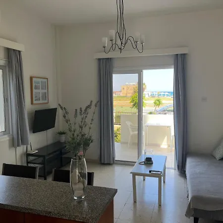 Themis Beach Apartments Λάρνακα Εξωτερικό φωτογραφία