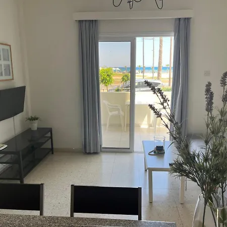 Themis Beach Apartments Λάρνακα Εξωτερικό φωτογραφία
