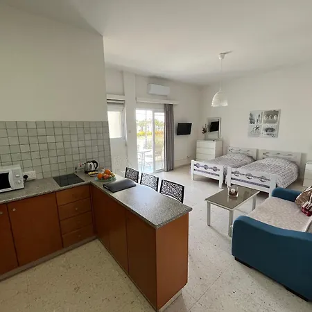 Themis Beach Apartments Λάρνακα Δωμάτιο φωτογραφία