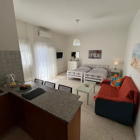 Themis Beach Apartments Λάρνακα Εξωτερικό φωτογραφία