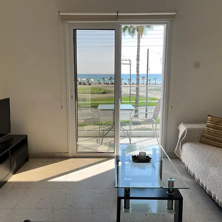 Themis Beach Apartments Λάρνακα Δωμάτιο φωτογραφία