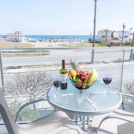 Themis Beach Apartments Λάρνακα Εξωτερικό φωτογραφία