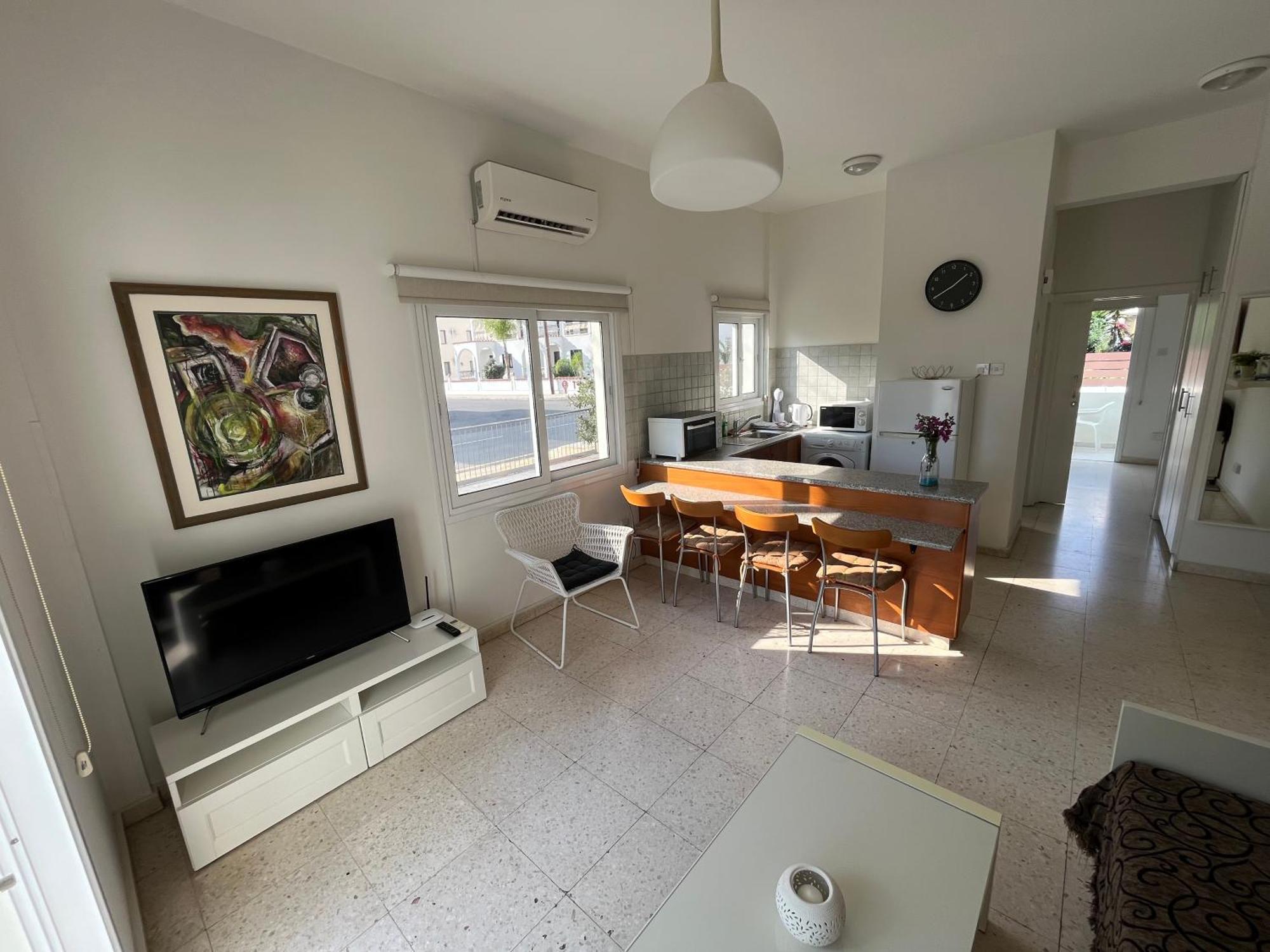 Themis Apartment *